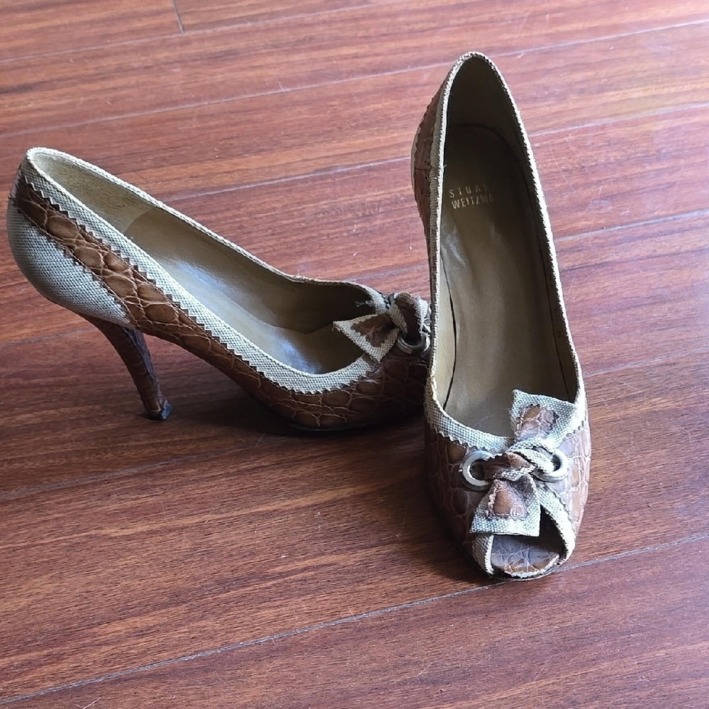 Stylish Brown Peep-Toe Heels